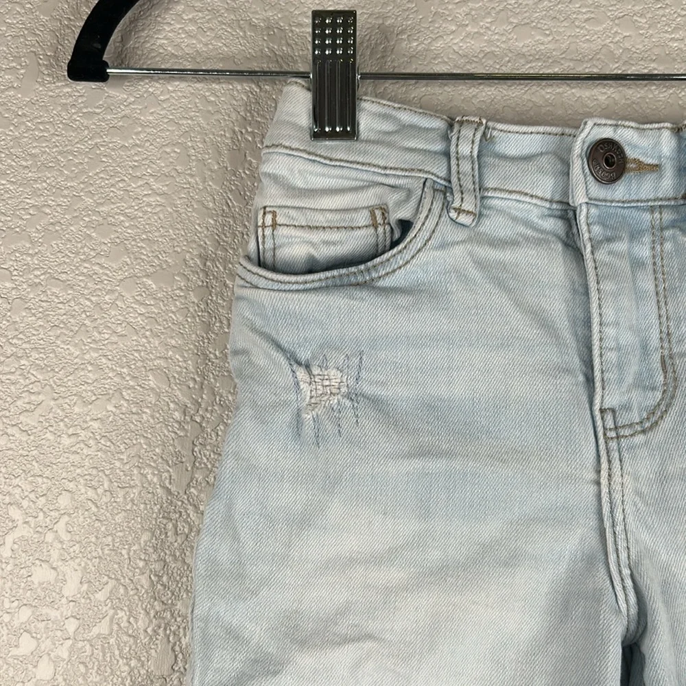 OshKosh B'gosh Girl's Light Wash Distressed Summer Jean Shorts Size‎ 6/6X